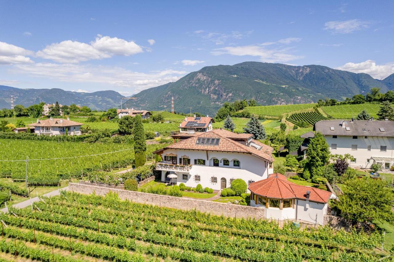 Haus Oberhofer Bed and Breakfast Cornaiano Exteriör bild