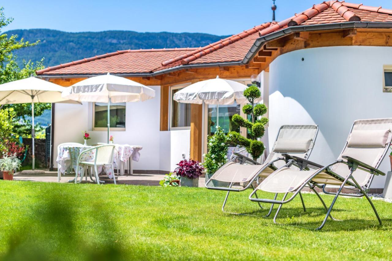 Haus Oberhofer Bed and Breakfast Cornaiano Exteriör bild