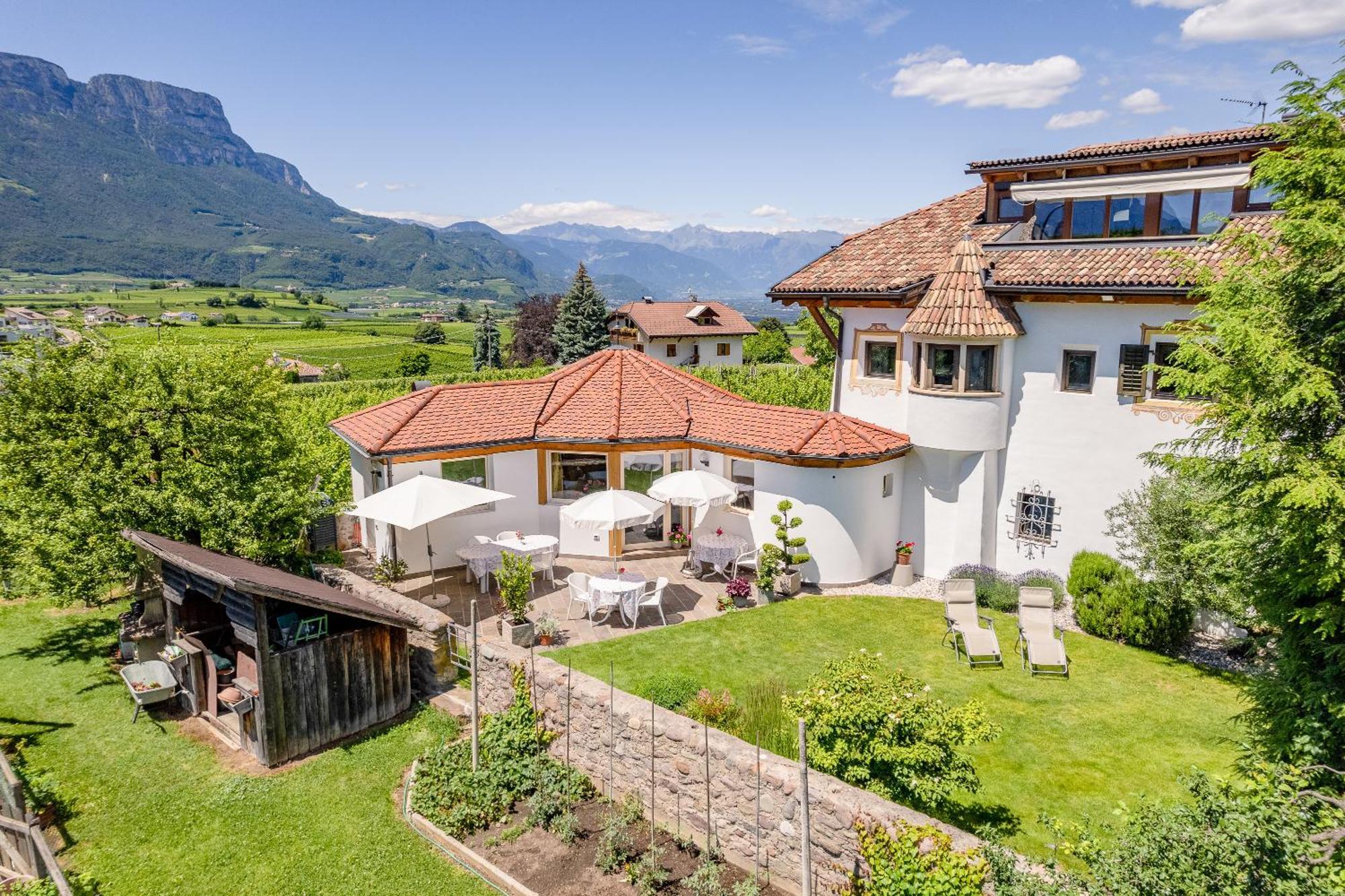 Haus Oberhofer Bed and Breakfast Cornaiano Exteriör bild